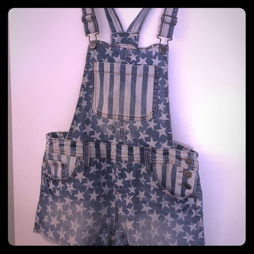 Xhilaration small women’s overall shorts